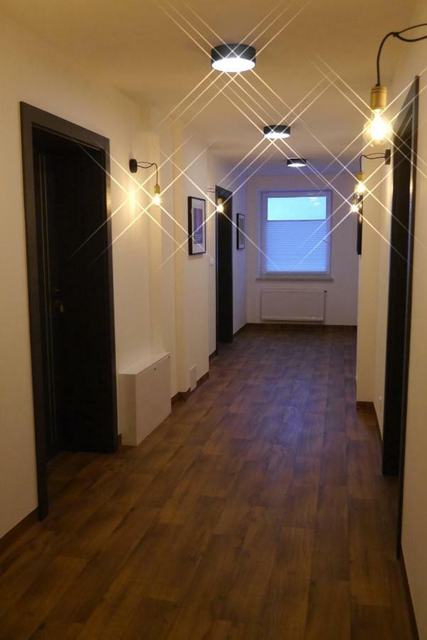 Obiekt Noclegowy Ocelot Pruszków Extérieur photo